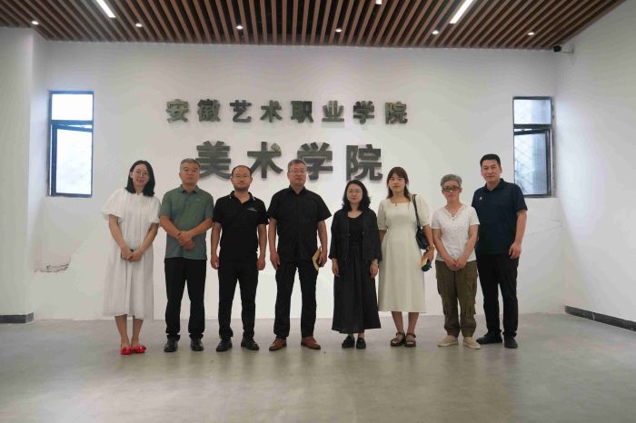 阜阳幼儿师范高等专科学校丁传杰一行来我院考察交流
