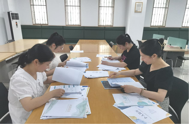 马克思主义学院举办“简自我风采，历职场未来”第七届简历设计大赛